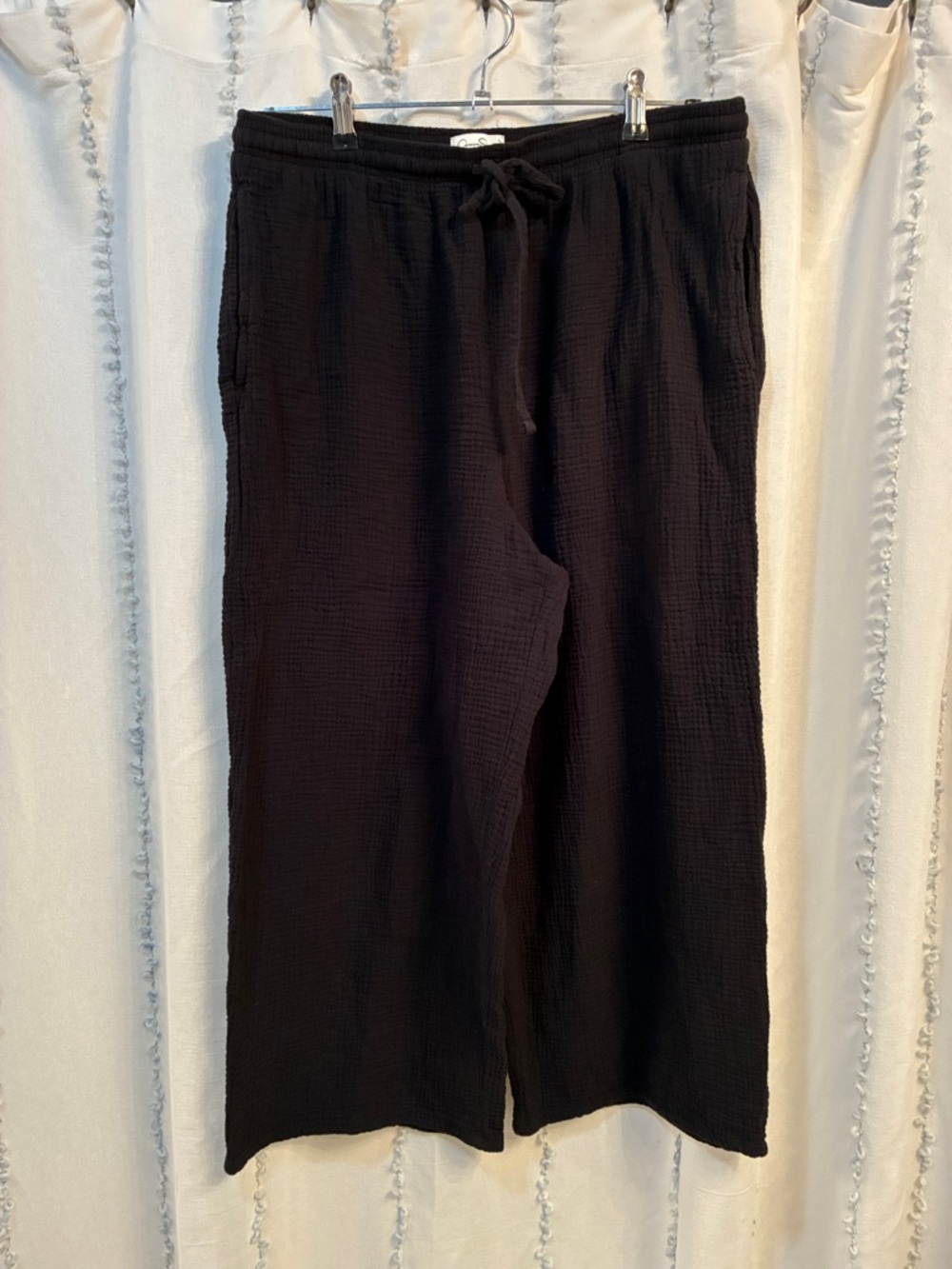 Flowy Black wide leg cropped lightweight waffle weave pant size XL